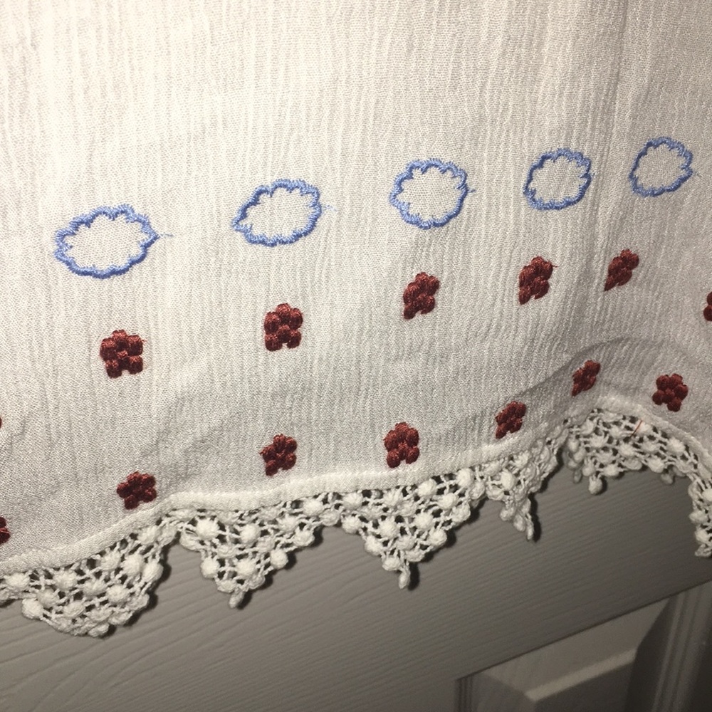 Alatar’d State Embroidered Tunic - Picture 4 of 6